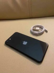 Apple iPhone SE 2020 (64 GB) Neverlock — ідеальний стан, компактний