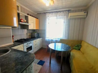 Продаж затишної 1-кімнатної квартири в Миргороді (курортна зона)