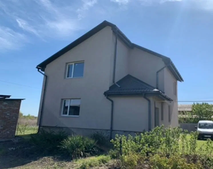 Новий будинок 180 м² від забудовника в місті. 10 соток, гараж, газ