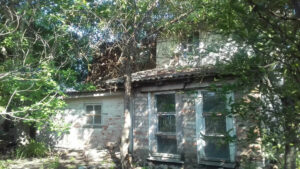 Продаж приватизованої земельної ділянки 11 соток із будинком та садом | в’їзд у Миргород