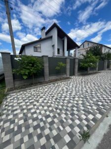 Продаж двоповерхового будинку в Миргороді