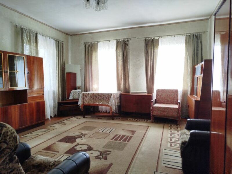 Продаж будинку 85 м² на ділянці 28 соток у Миргороді