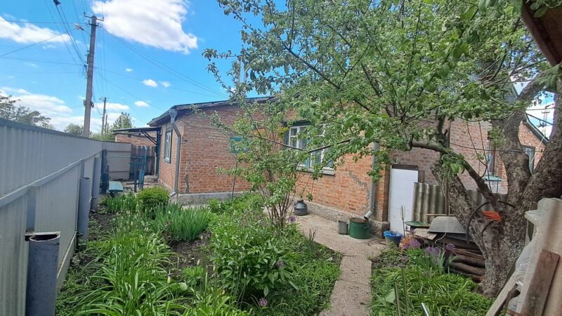 Продам житловий будинок в Миргороді.