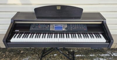 Цифрове піаніно Yamaha Clavinova CVP-203